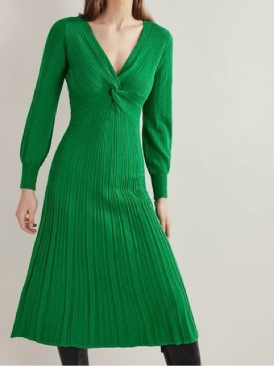 Boden Dresses & Skirts - Boden Green V-Neck Twist Knit Midi Dress Size 10